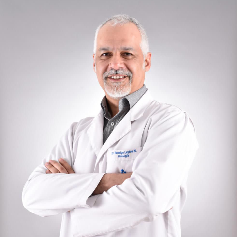 Dr. Rodrigo Leyton